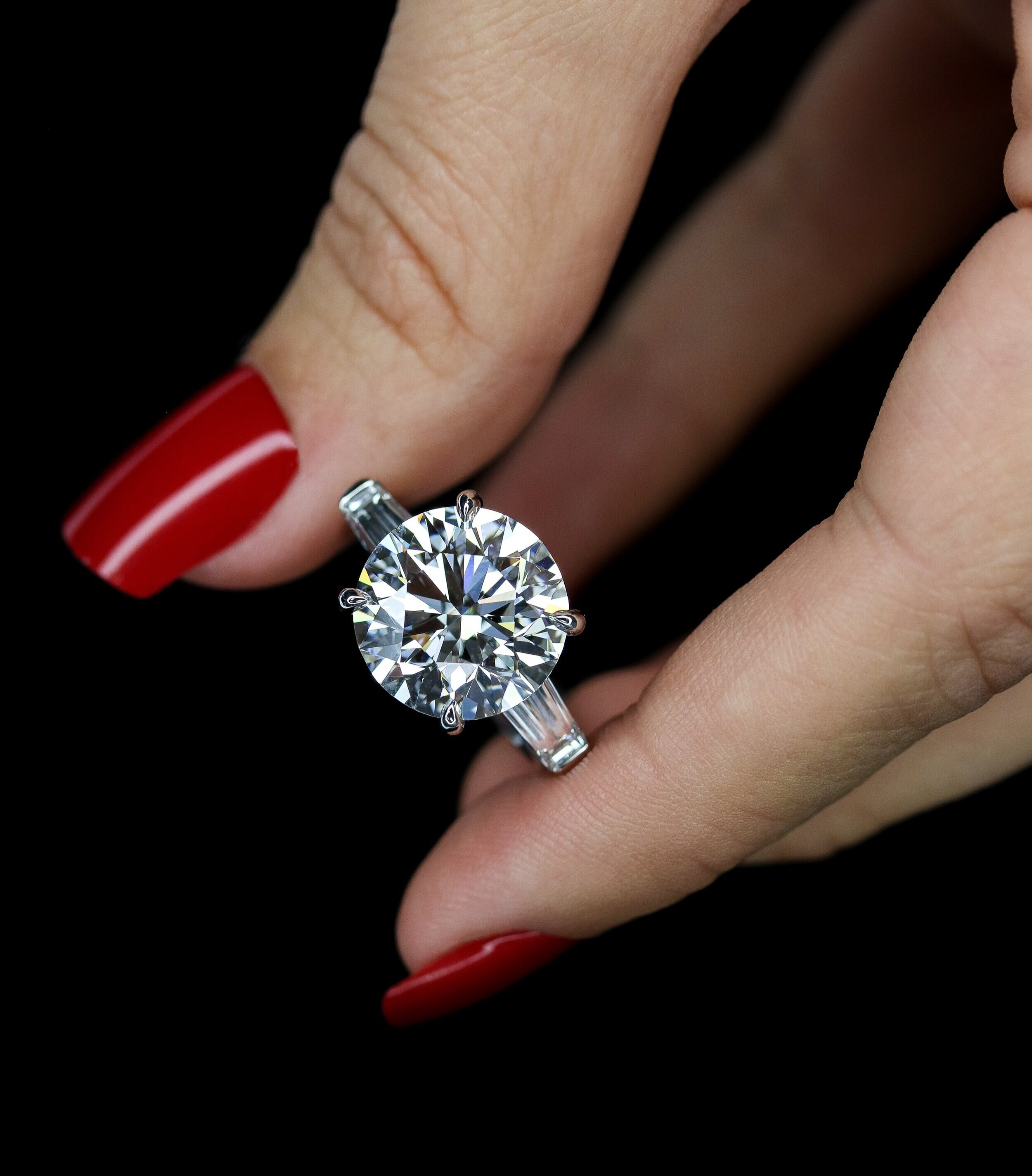 Why are round 2025 diamonds the most expensive